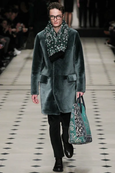 Look 33